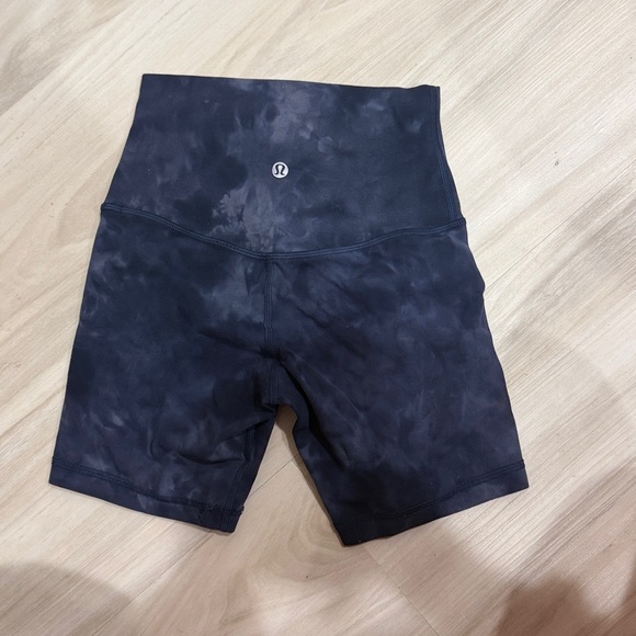 Lululemon Athletica Dark Blue Tie-Dye Bike Shorts - Picture 3 of 3
